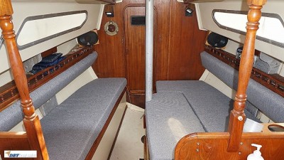 Marauder 27 cabin forward double bed