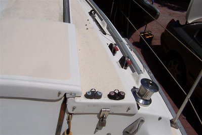 Halyards to cockpit.jpg