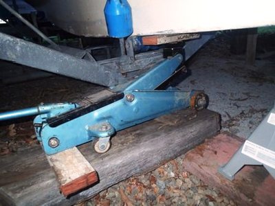 PB200025 trolley jack.JPG